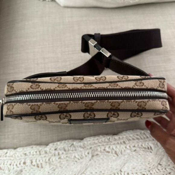 Gucci Beige and Brown Monogram Bag - Picture 11 of 16